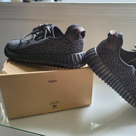YEEZY Boost - Picture 4 of 17